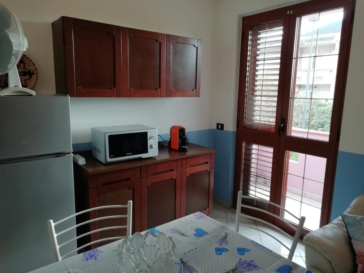 Prendas Antigas - Vacanze A Teulada Apartment Bagian luar foto