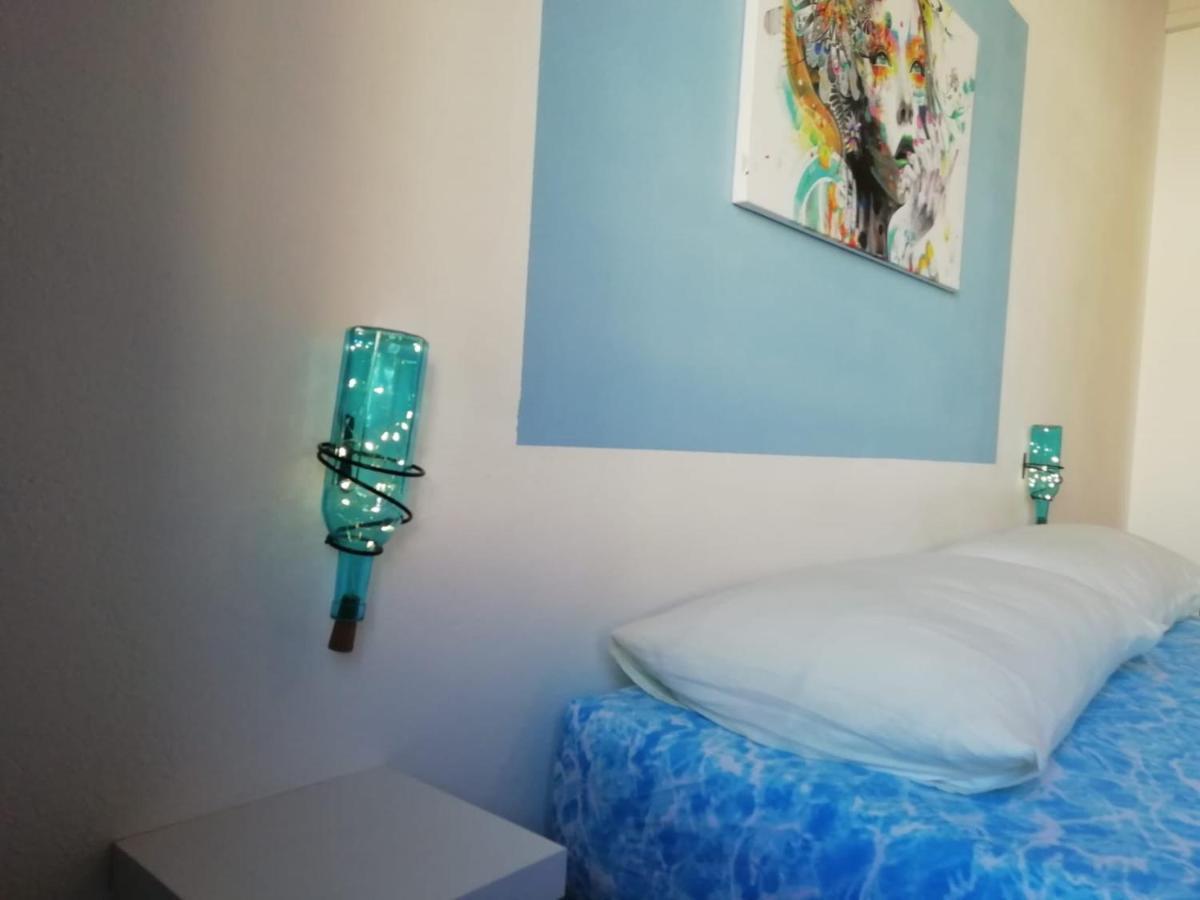 Prendas Antigas - Vacanze A Teulada Apartment Bagian luar foto