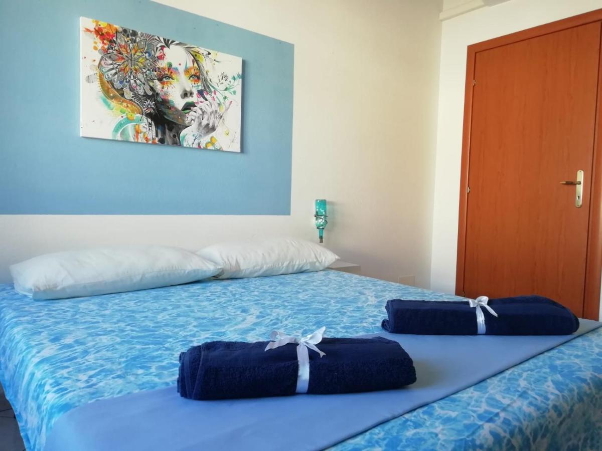 Prendas Antigas - Vacanze A Teulada Apartment Bagian luar foto