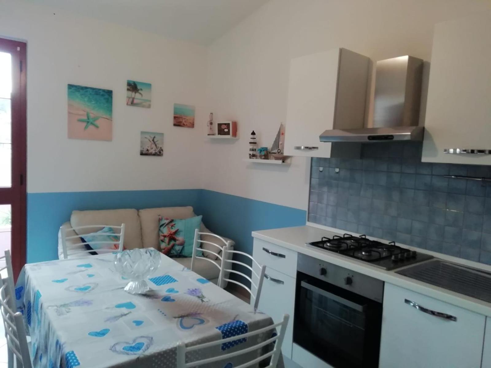 Prendas Antigas - Vacanze A Teulada Apartment Bagian luar foto
