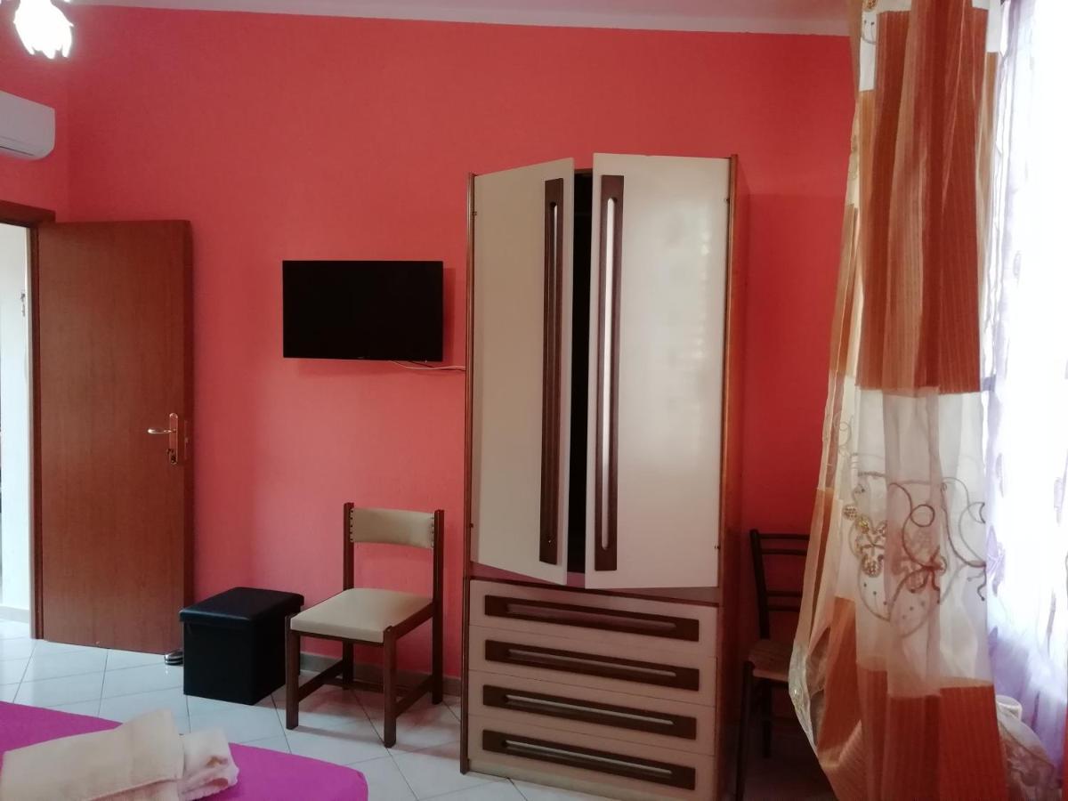 Prendas Antigas - Vacanze A Teulada Apartment Bagian luar foto