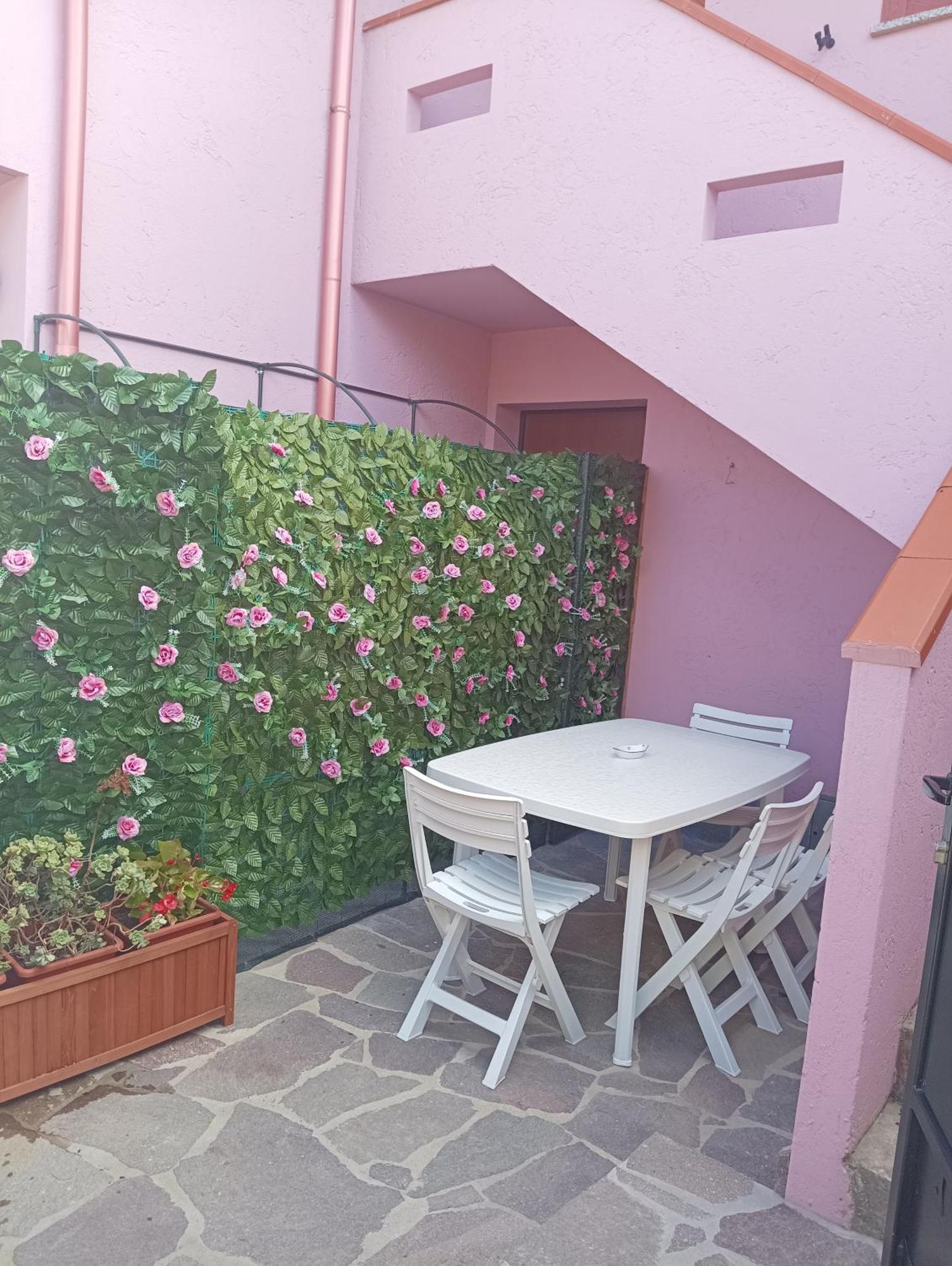 Prendas Antigas - Vacanze A Teulada Apartment Bagian luar foto